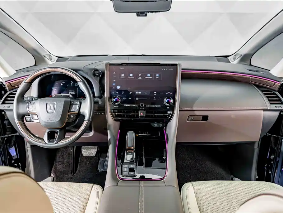 Toyota Vellfire — миниатюра 13