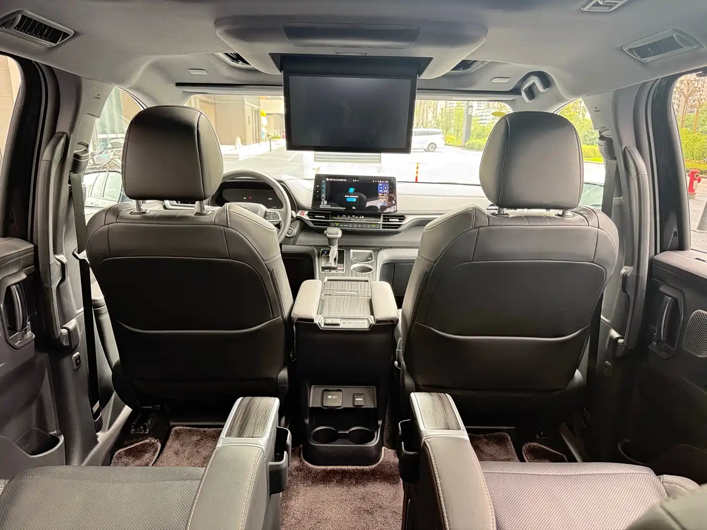 Toyota Sienna 2024 Черный из Китая, фото 6