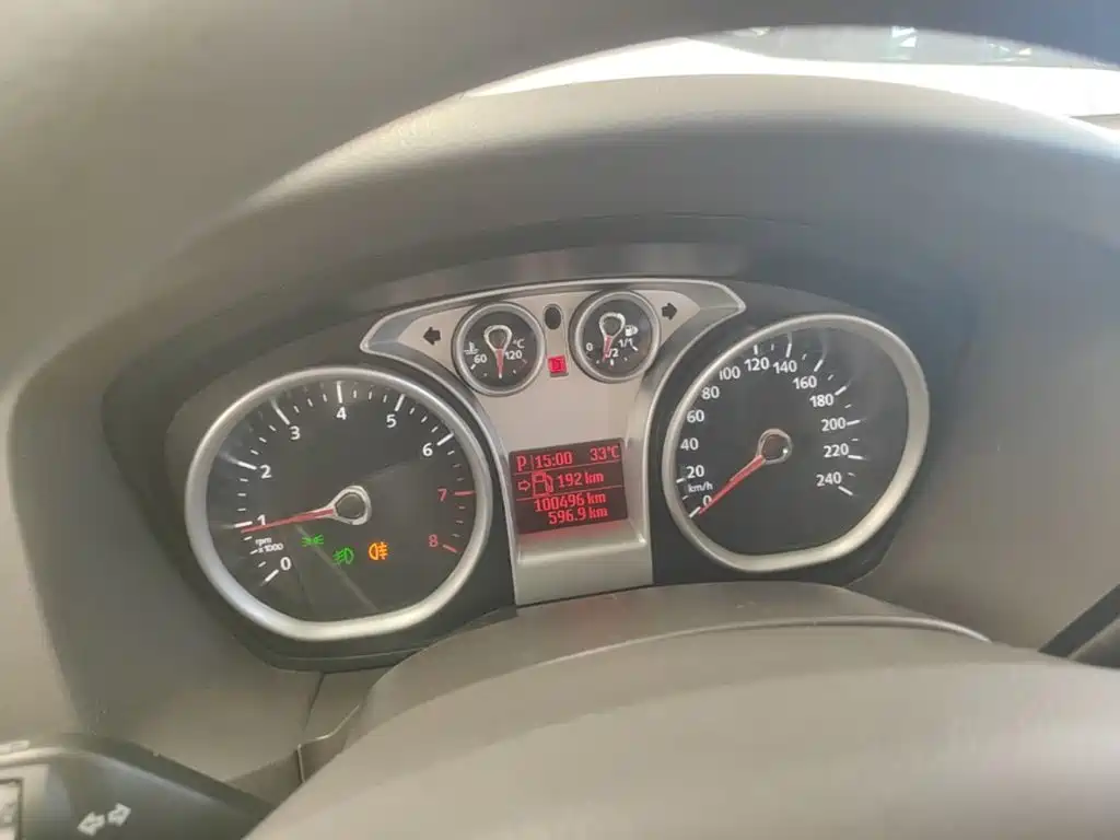 Ford Focus 2013 1.8L AT