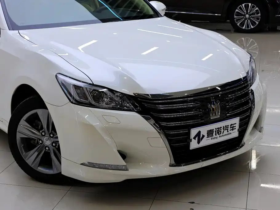 Toyota Crown — миниатюра 11