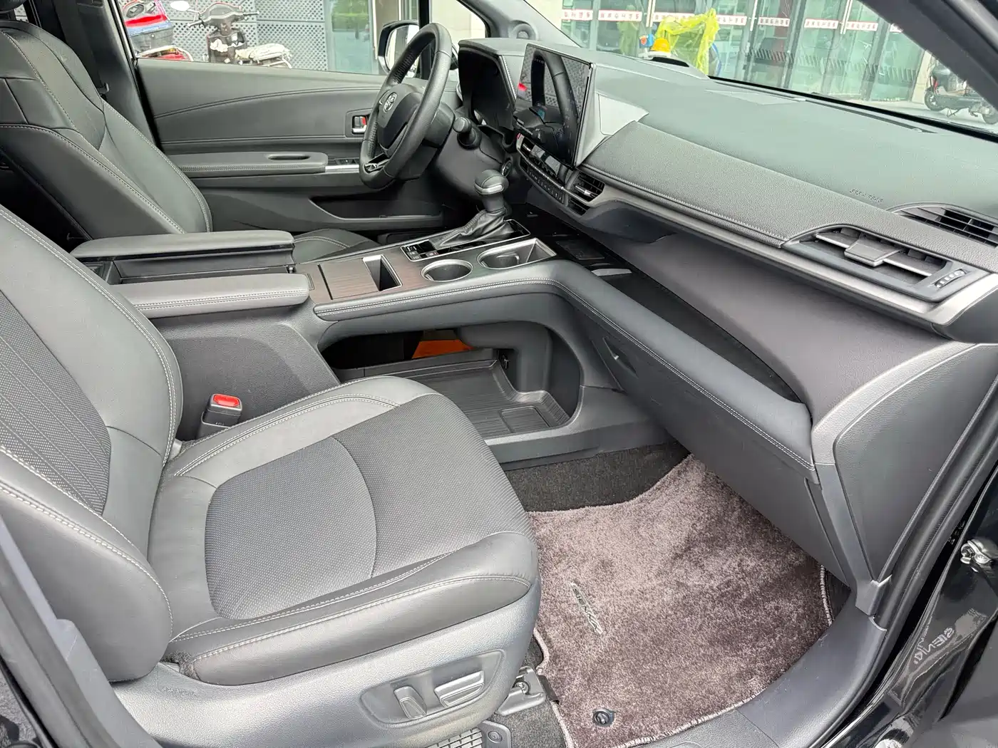 Toyota Sienna id 4514169 из Китая 7