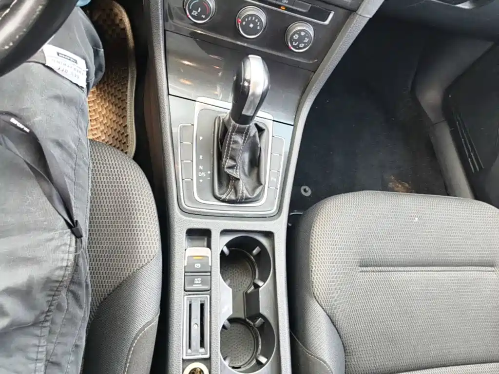 Volkswagen Golf — миниатюра 14