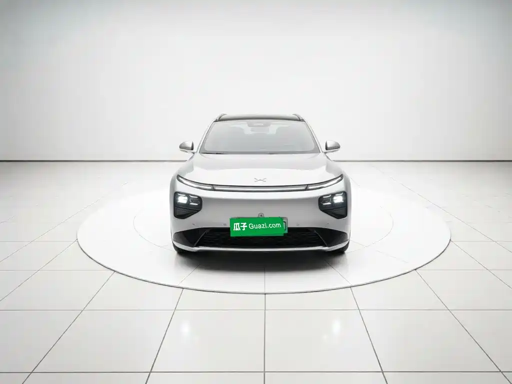 XPeng G9 — миниатюра 2