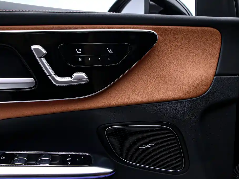 Mercedes-Benz GLC — миниатюра 13