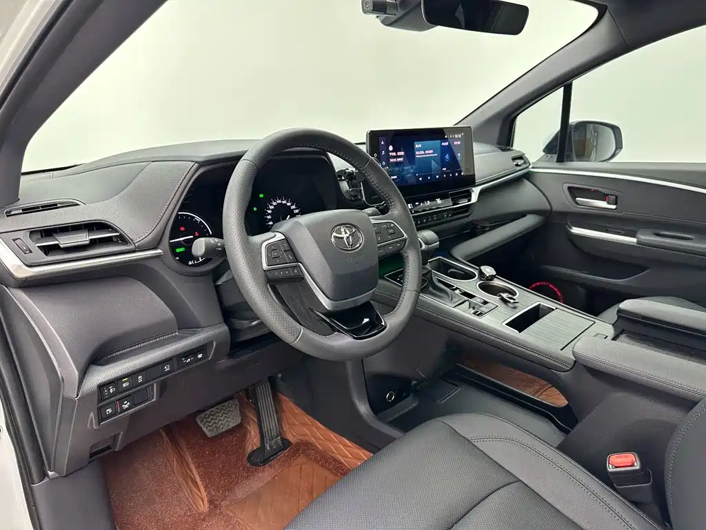 Toyota Sienna — миниатюра 13