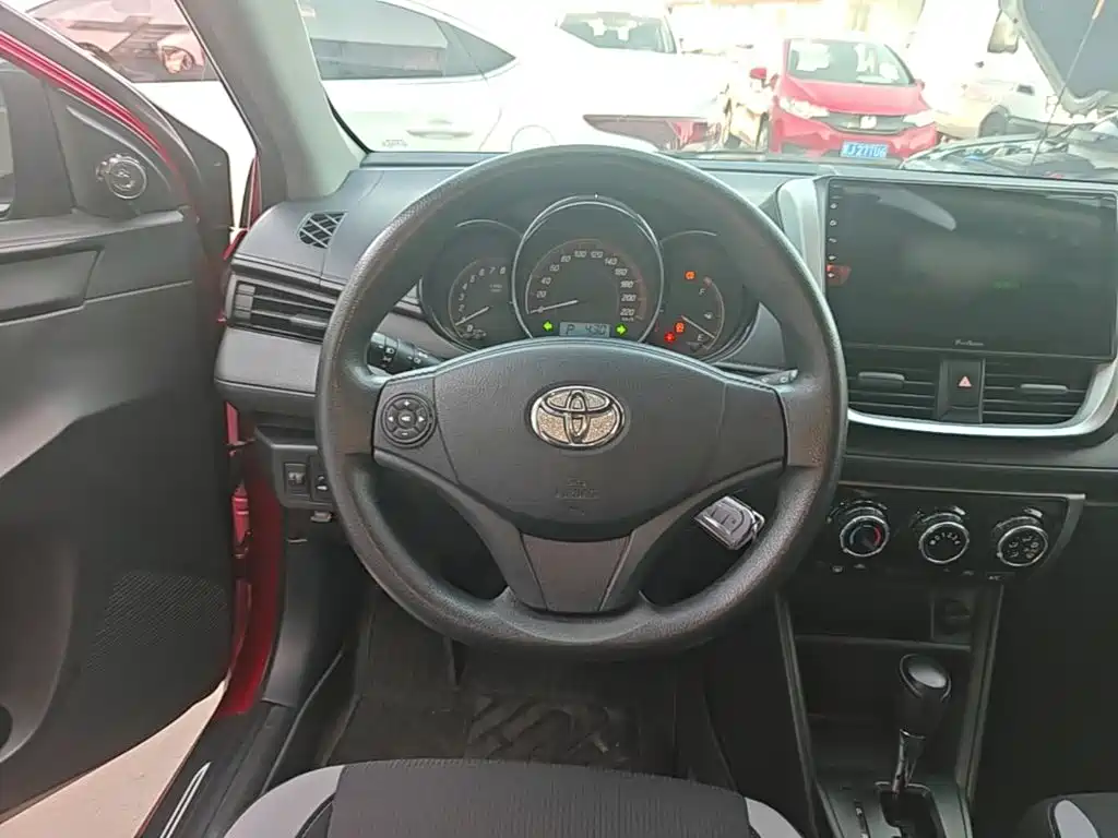 Toyota Yaris L — миниатюра 11