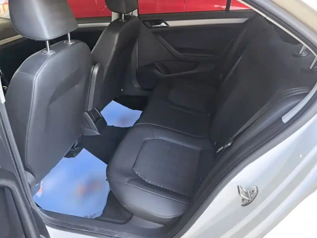 Volkswagen Jetta — миниатюра 17