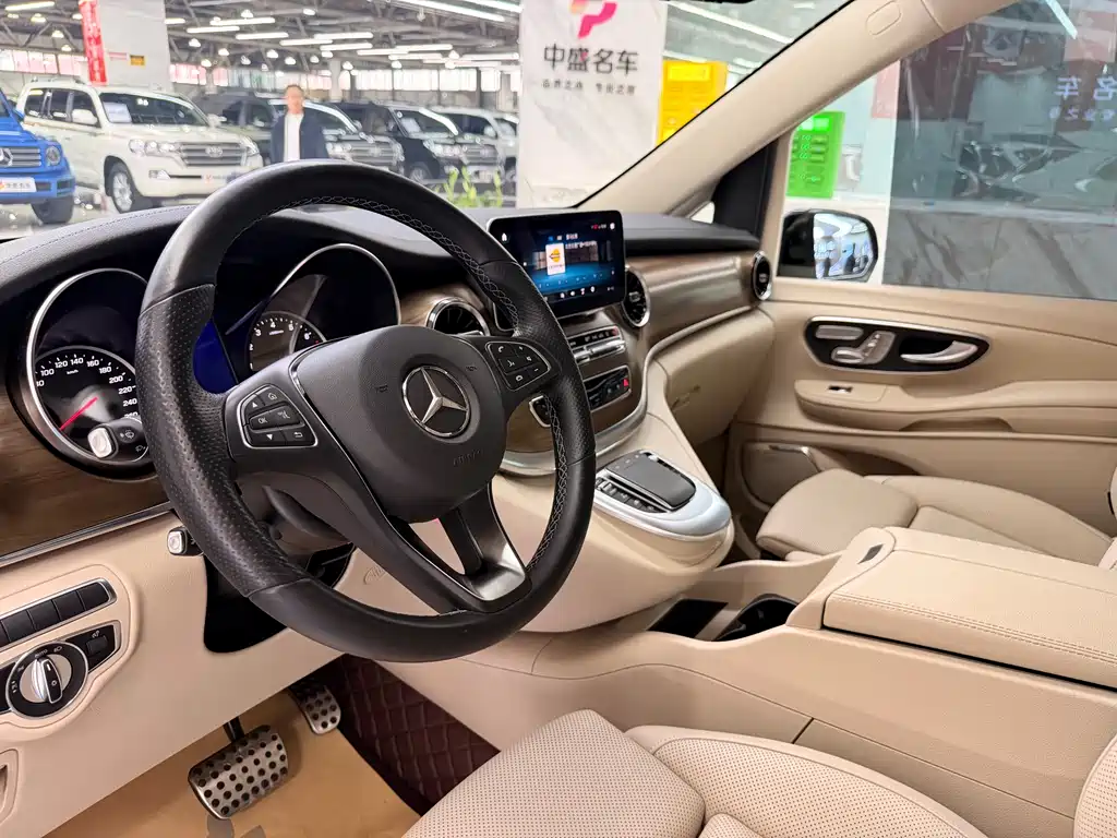 Mercedes-Benz V-Class V 2022 V 260 L Luxury