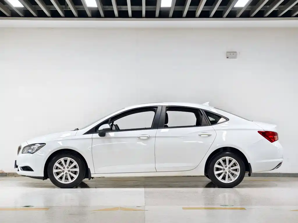 Buick Verano — миниатюра 10