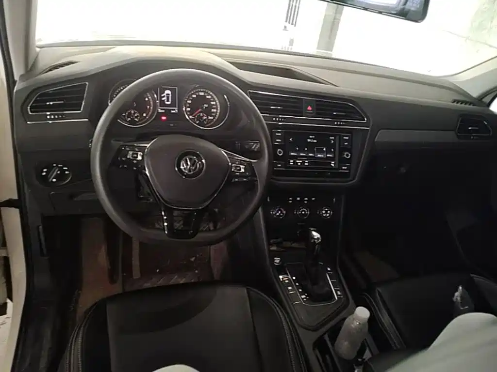 Volkswagen Tiguan L — миниатюра 16