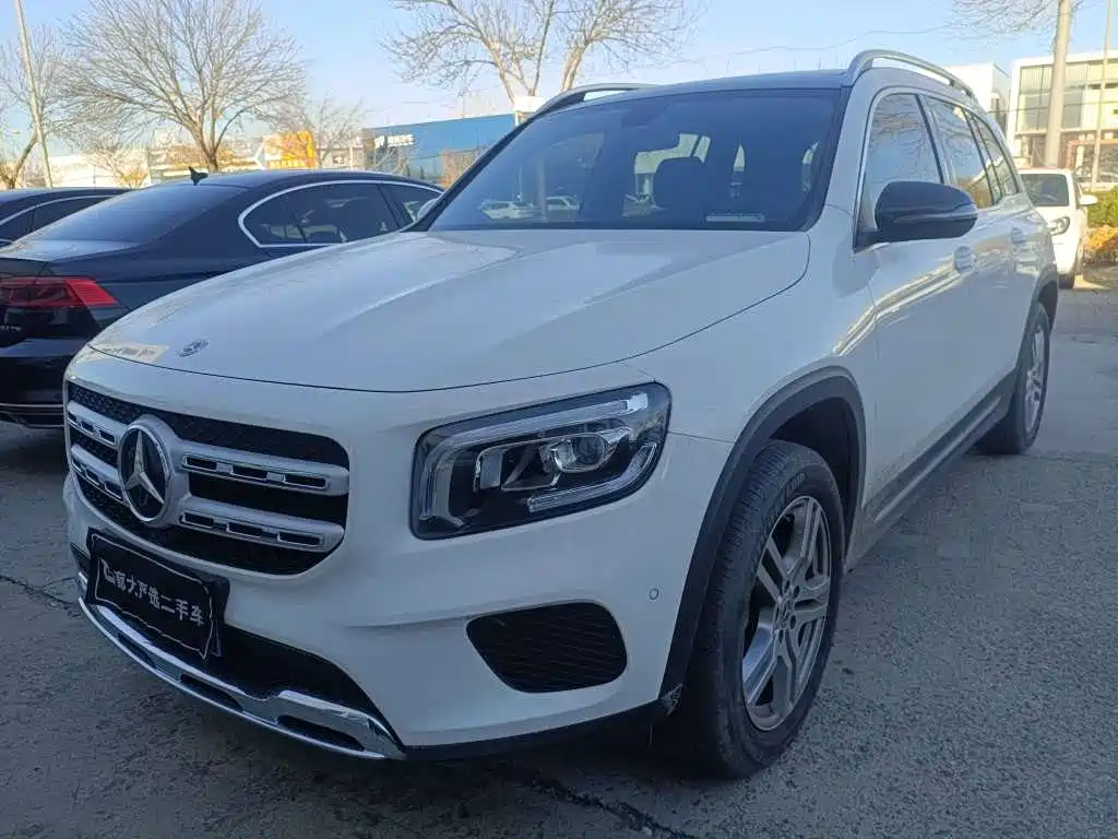 MERCEDES-BENZ GLB