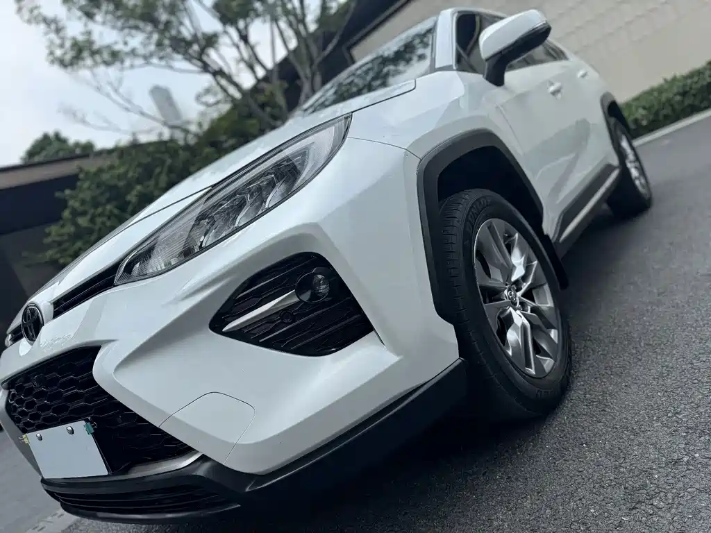 Toyota Wildlander 2021 2.0L CVT Luxury