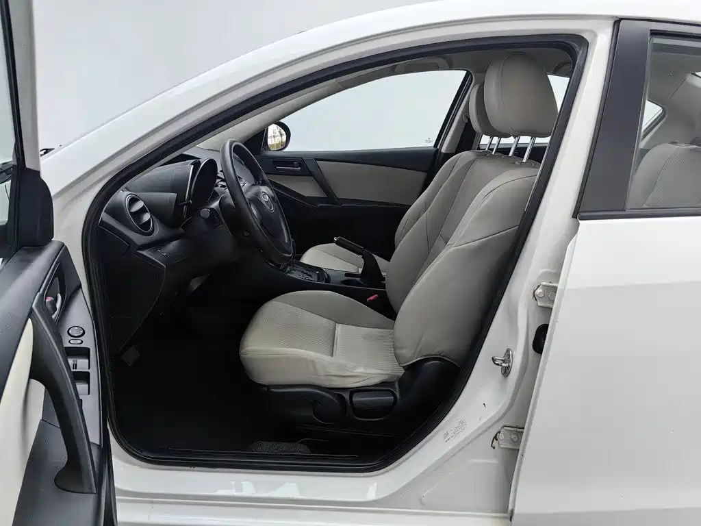 Mazda 3 Xingcheng — миниатюра 10