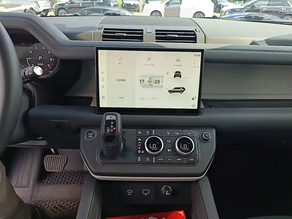 Land Rover Defender — миниатюра 20