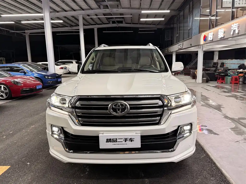 Toyota Land Cruiser 2016 5.7L