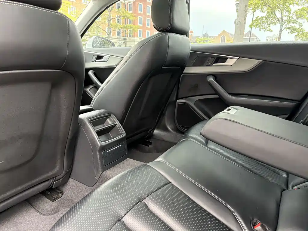 Audi A4L — миниатюра 12