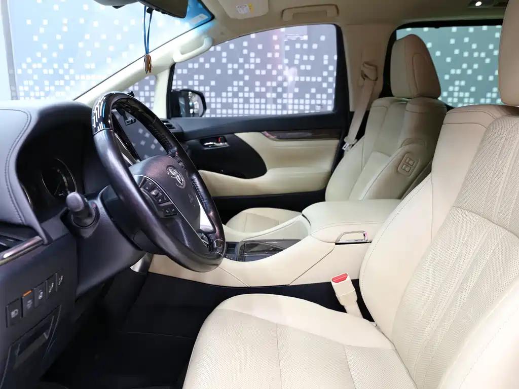 Toyota Vellfire 2020 2.5L HV Luxury