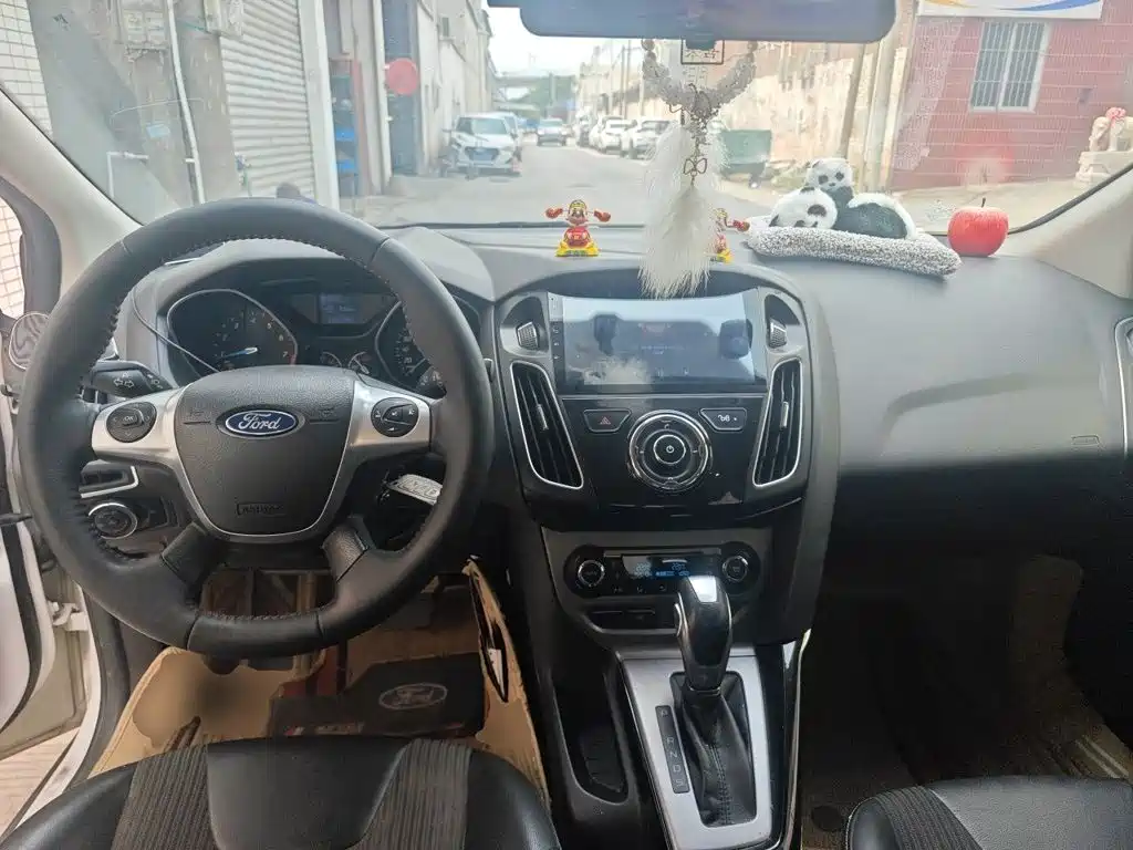 Ford Focus — миниатюра 10