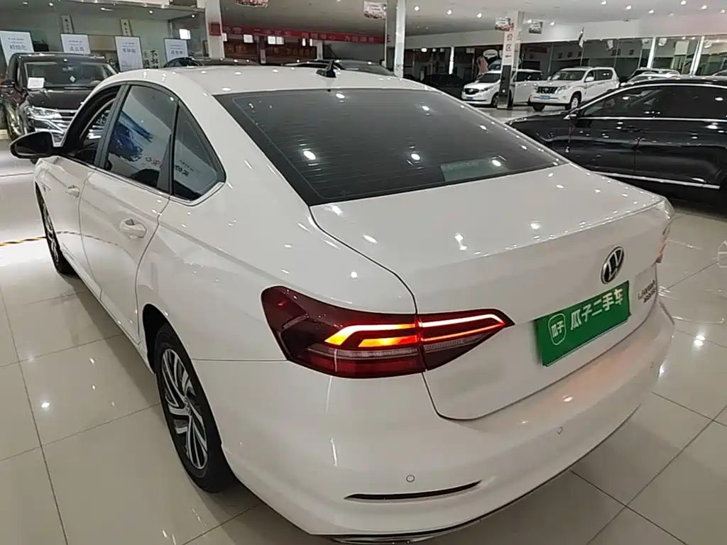 Volkswagen Lavida — миниатюра 5