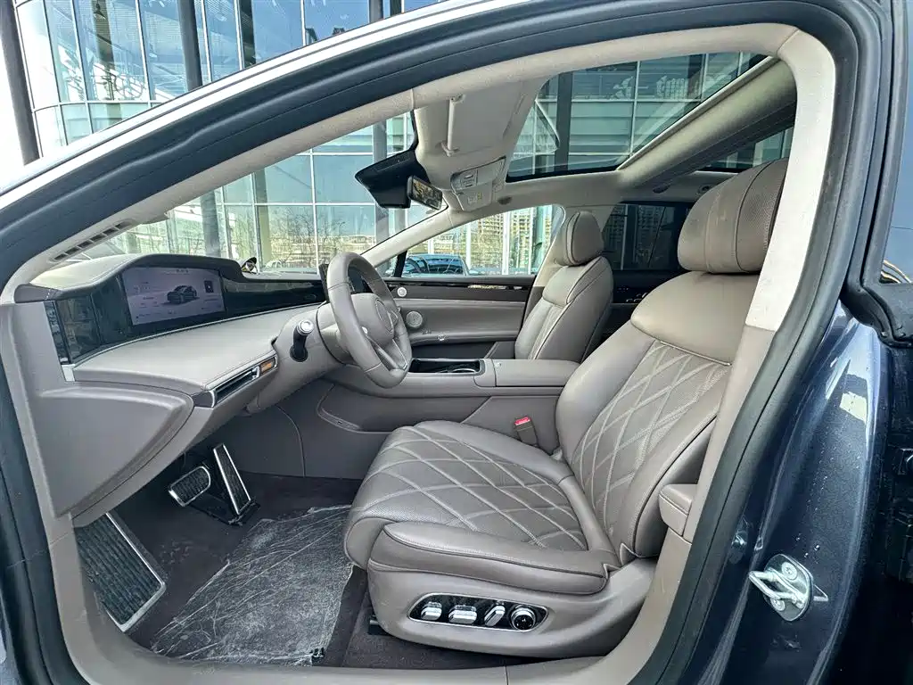 AITO ENJOY THE WORLD S9