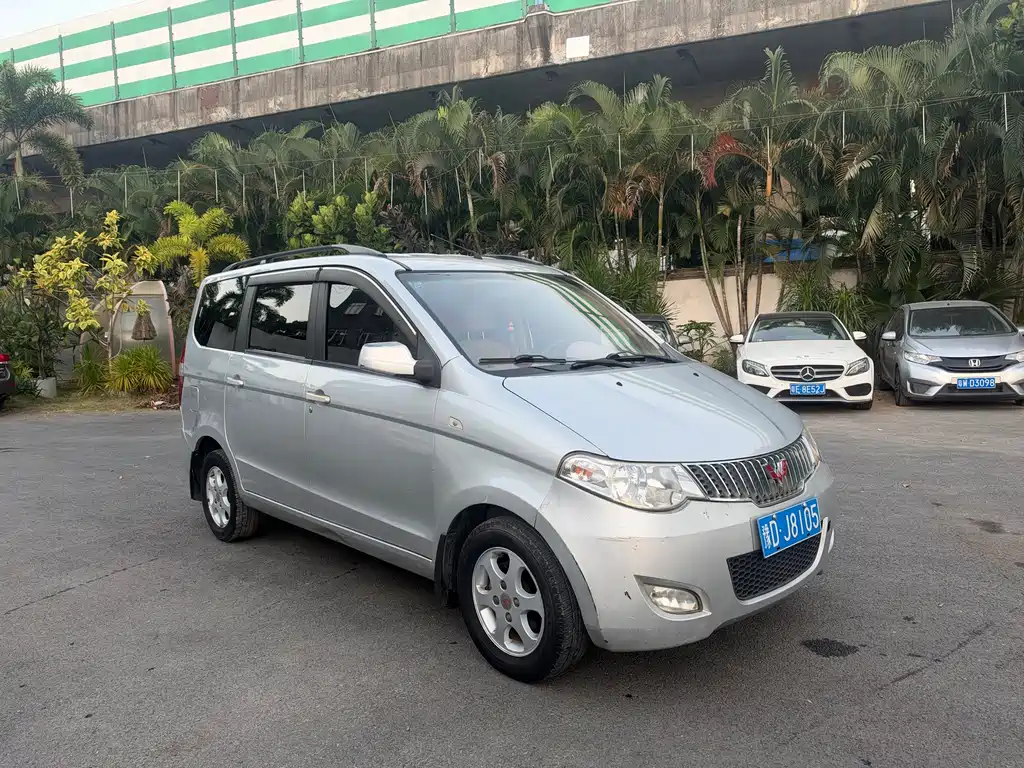 Wuling Hongguang — миниатюра 3