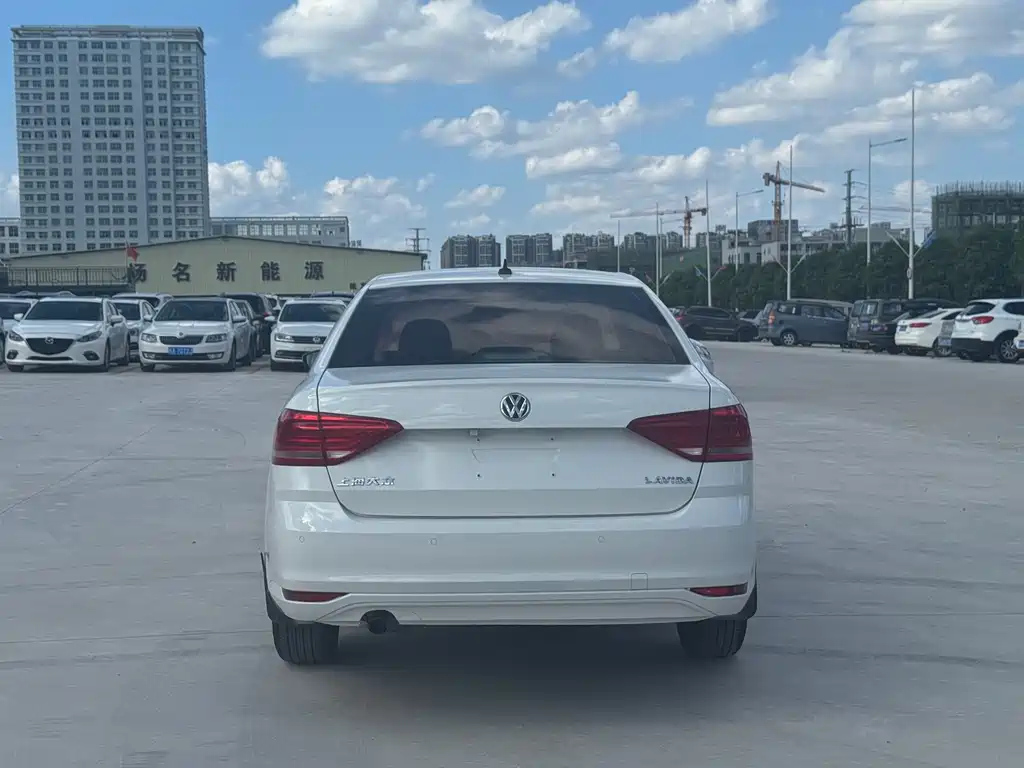 Volkswagen Lavida — миниатюра 6