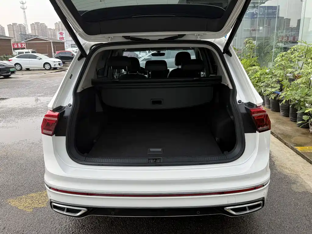 Volkswagen Tiguan L — миниатюра 12