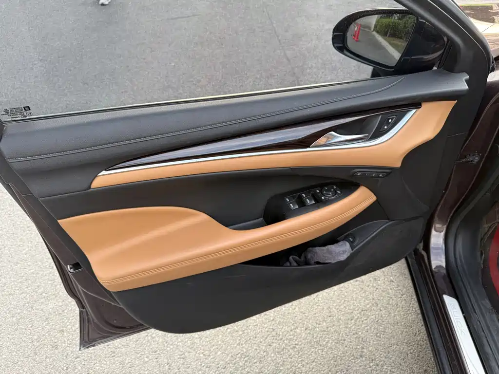 Buick LaCrosse — миниатюра 6