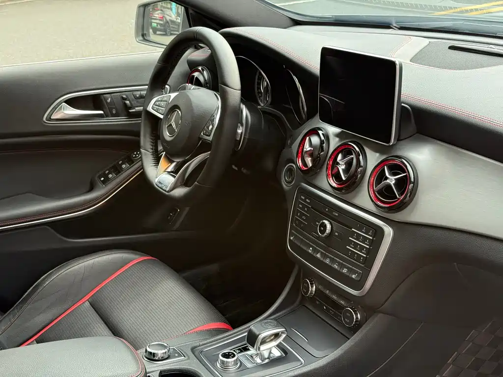 Mercedes-Benz GLA AMG — миниатюра 15