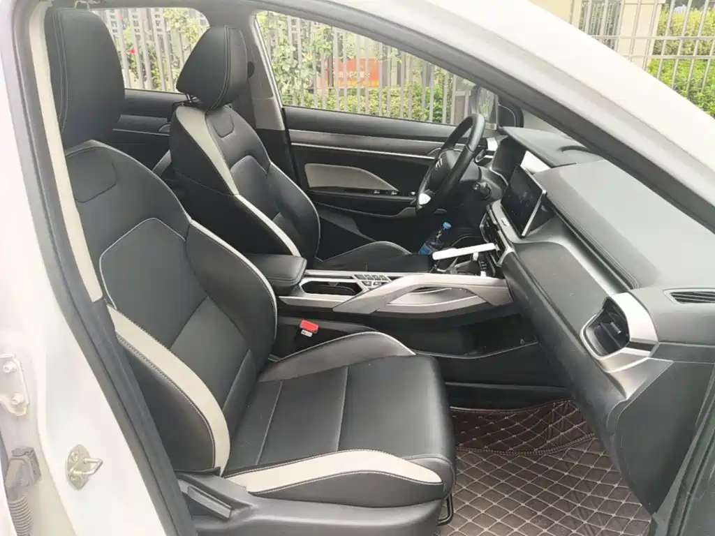Geely Binyue — миниатюра 25