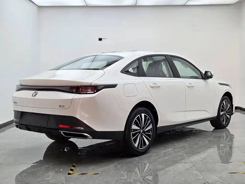 Changan Побег PHEV — миниатюра 5