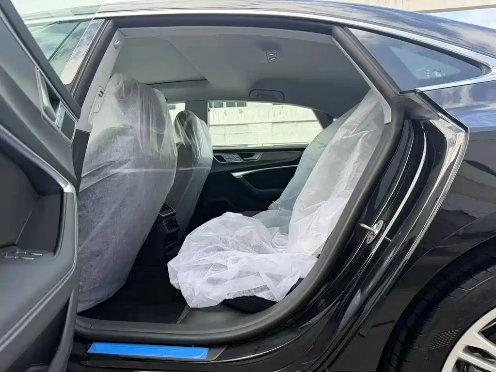 Audi A7L 2025 45 TFSI quattro