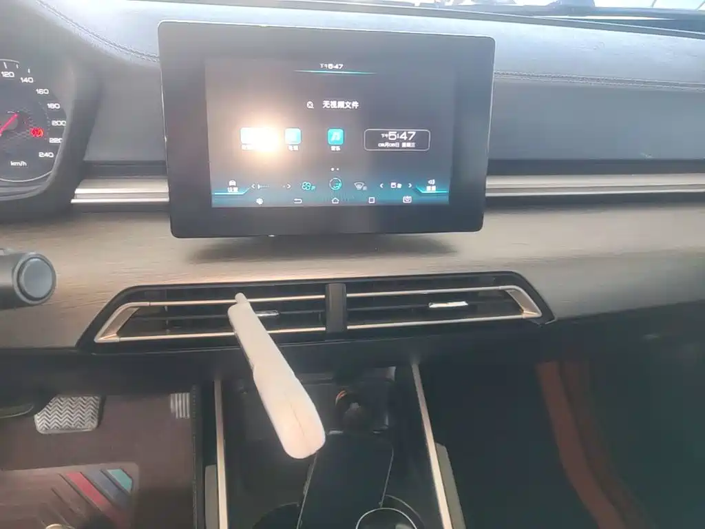BYD Qin — миниатюра 13
