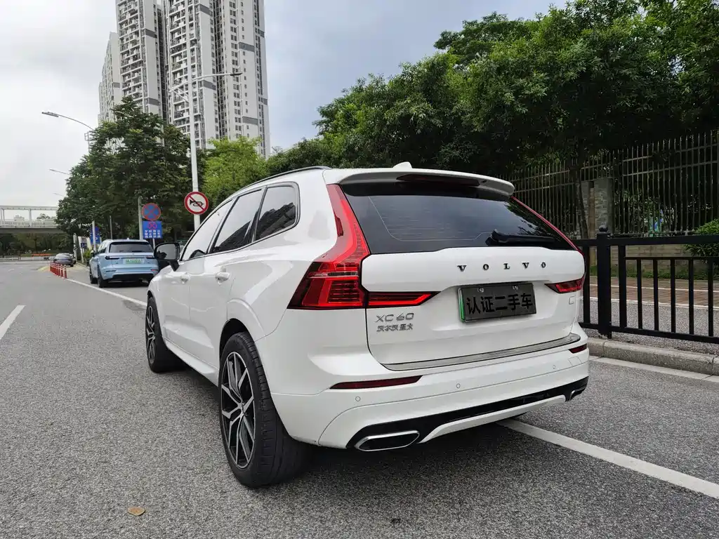 Volvo XC60 2021 T8 E Luxury