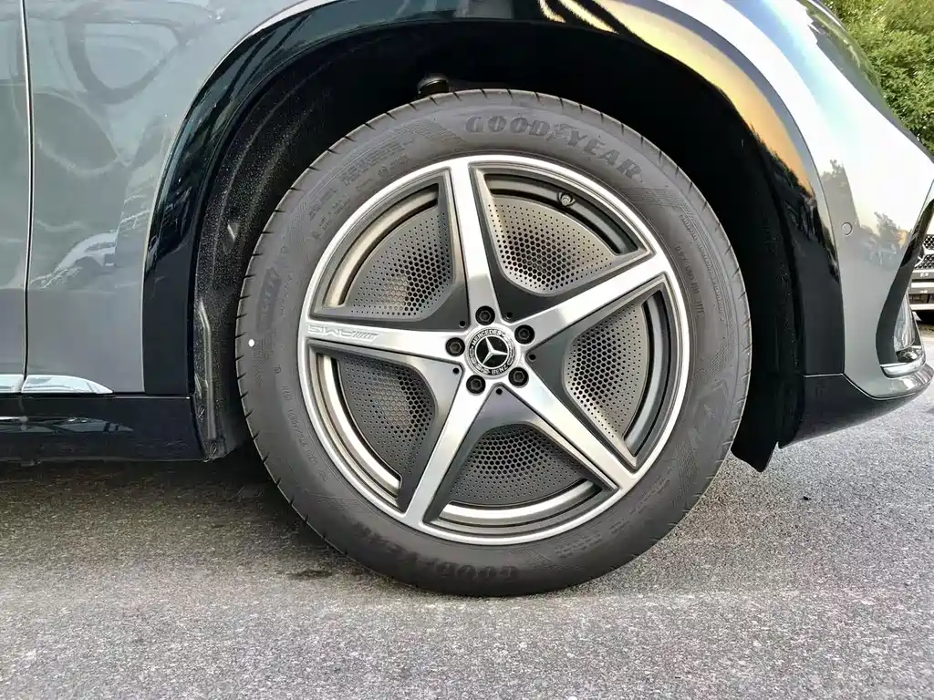 Mercedes-Benz EQS SUV — миниатюра 11