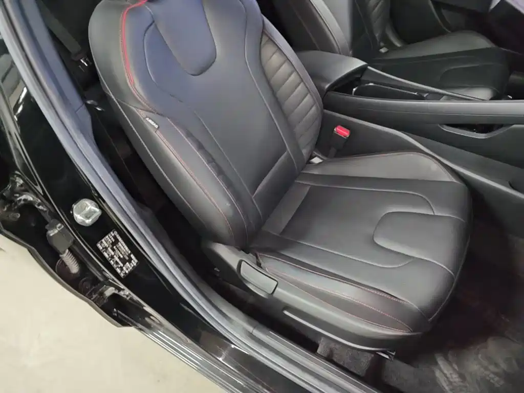 Hyundai Elantra — миниатюра 25