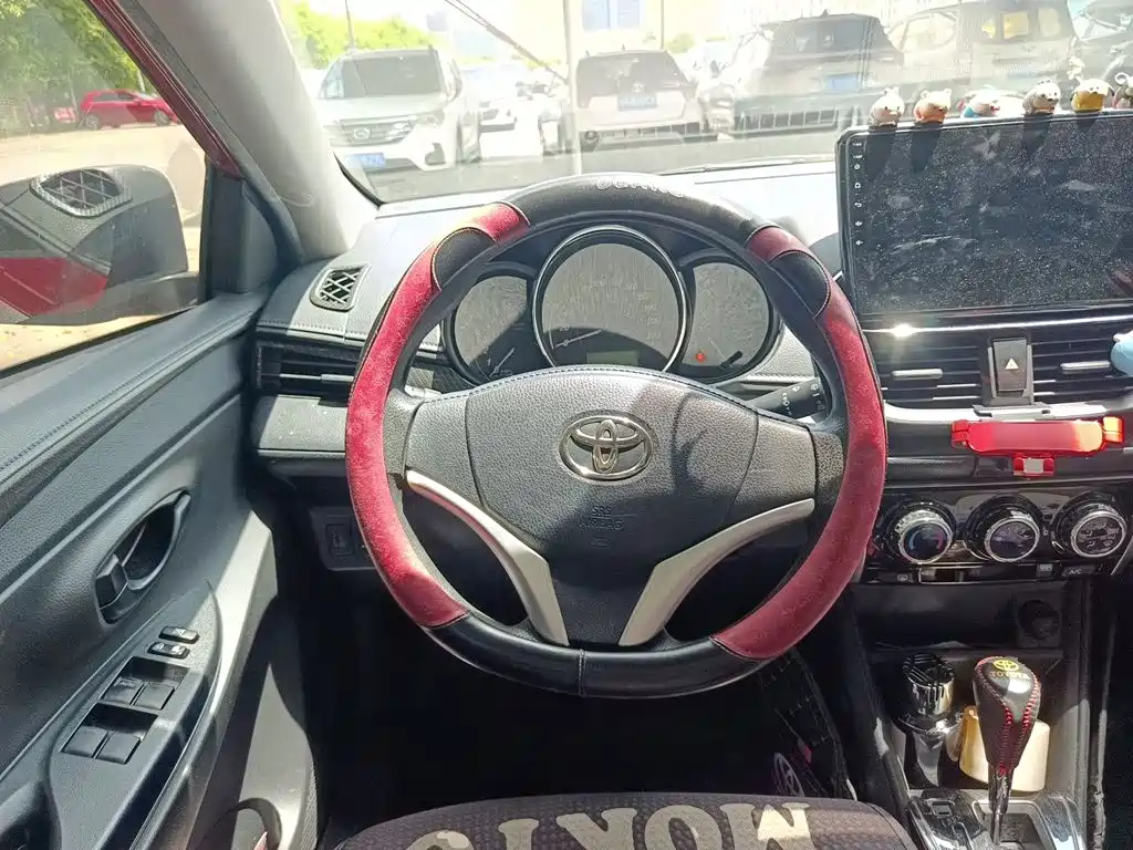 Toyota Yaris L — миниатюра 6