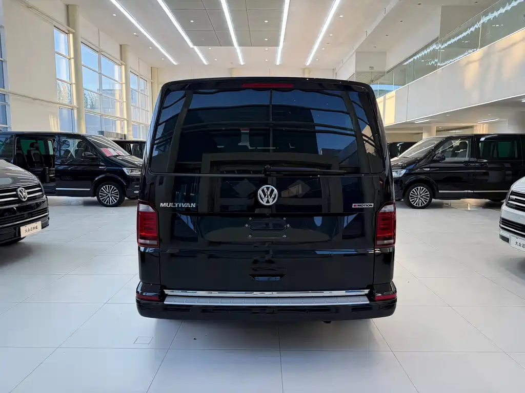 Volkswagen Multivan — миниатюра 5