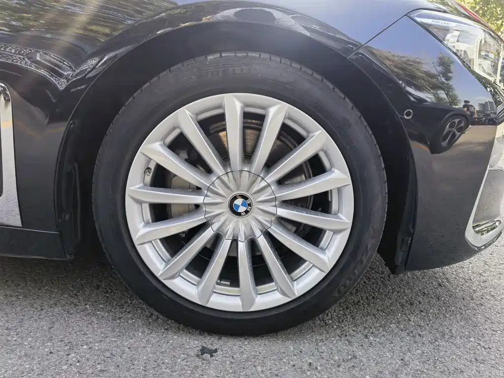 BMW 7 SERIES