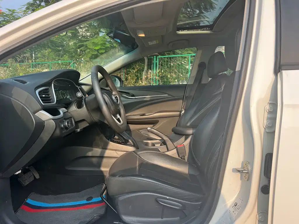 Buick Excelle — миниатюра 5
