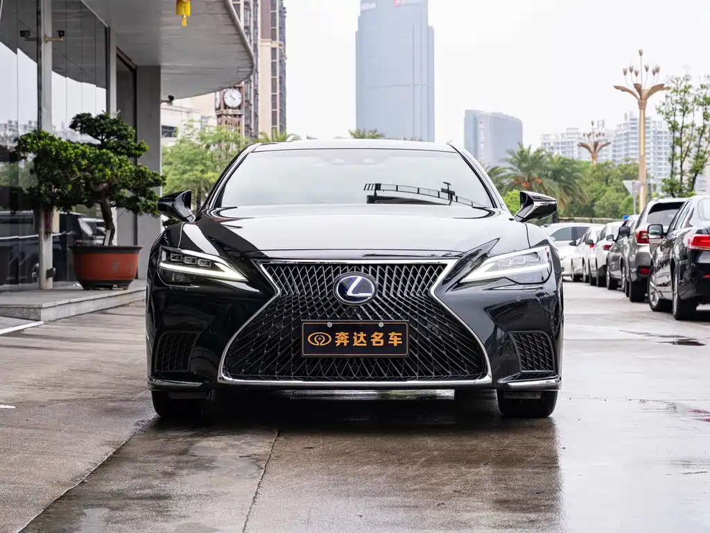 Lexus LS — миниатюра 2