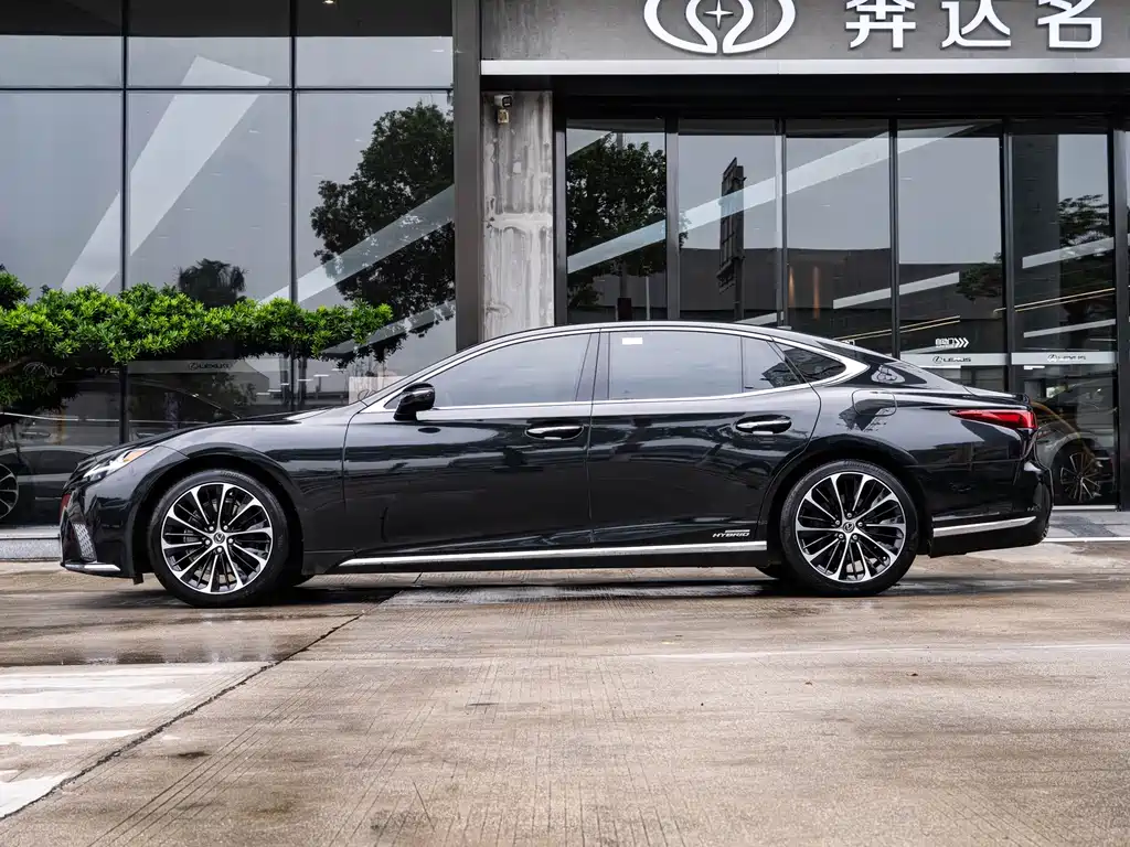 Lexus LS — миниатюра 4