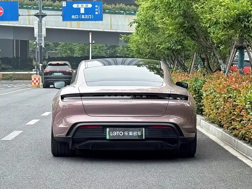 Porsche Taycan 2022 Taycan