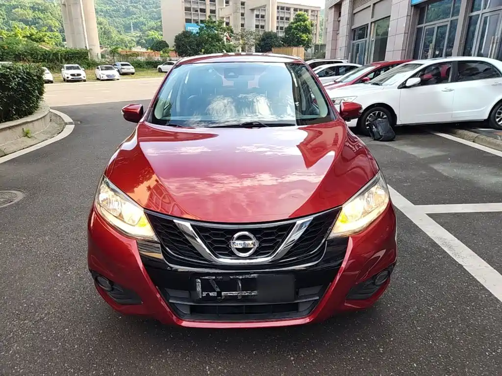Nissan Tiida — миниатюра 3