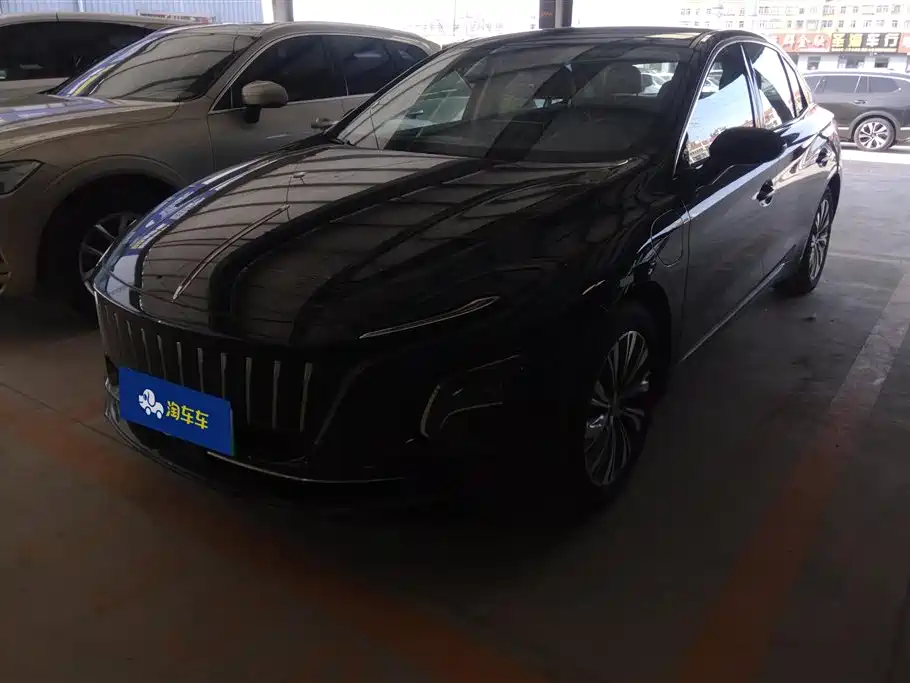 Hongqi Hongqi E-QM5 2024