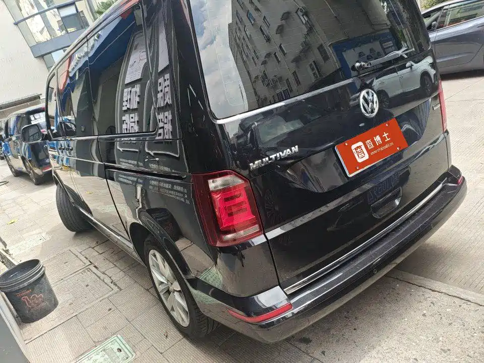 Volkswagen Multivan — миниатюра 4