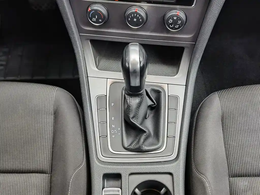 Volkswagen Golf — миниатюра 13