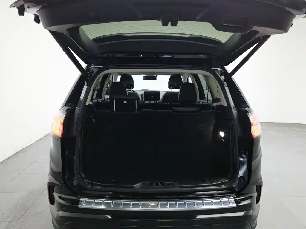 Ford Edge — миниатюра 16