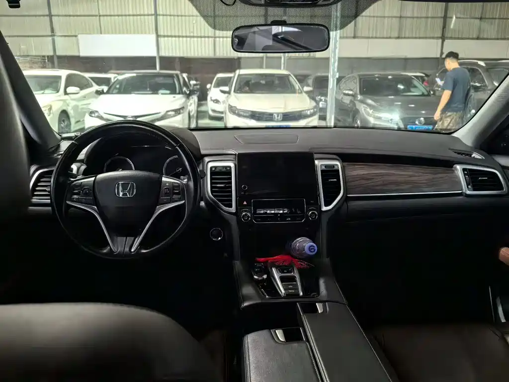 Honda UR-V — миниатюра 8