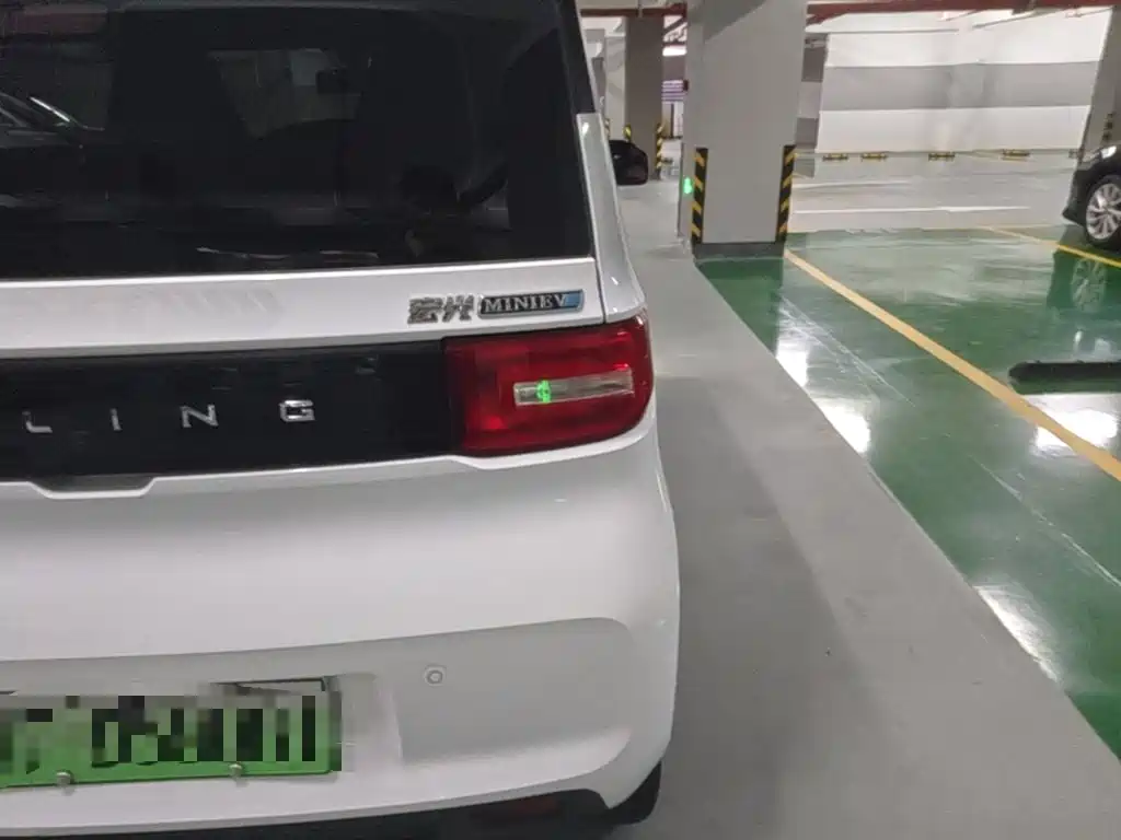 Wuling MINIEV — миниатюра 8